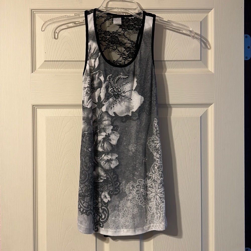 Daytrip Razorback Tank Top Black & White Floral Embellished Lace Small